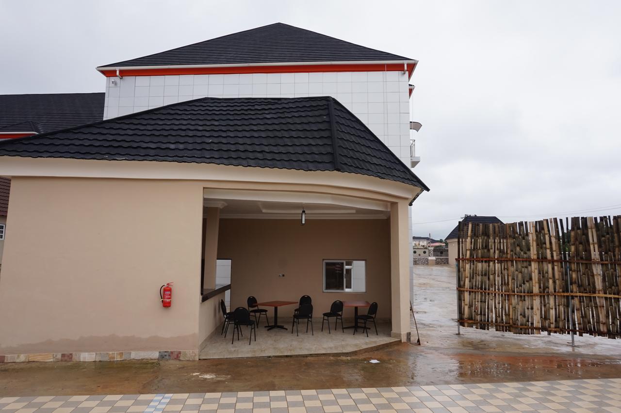 Aenon Suites Oshogbo Ngoại thất bức ảnh