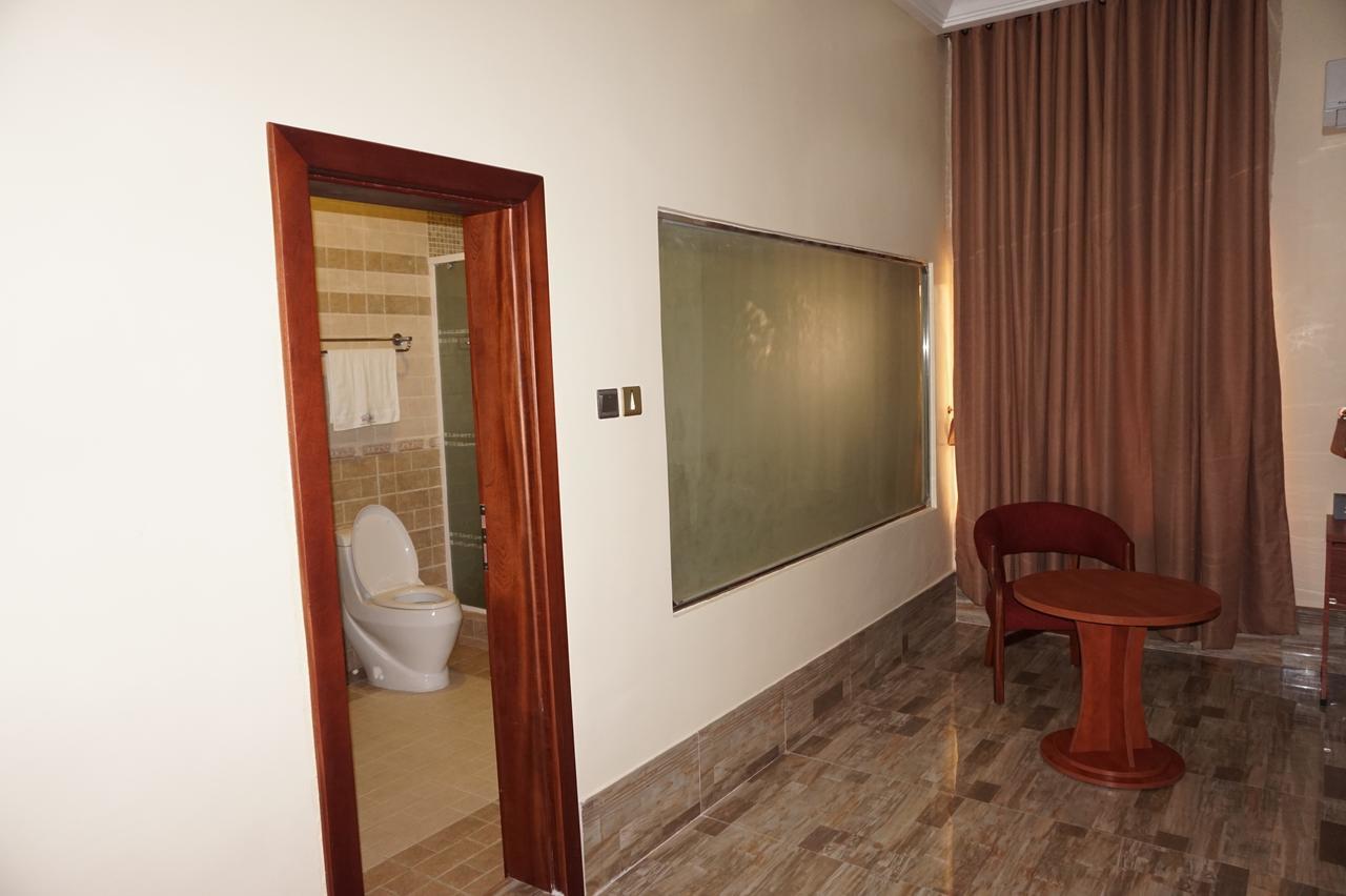 Aenon Suites Oshogbo Ngoại thất bức ảnh